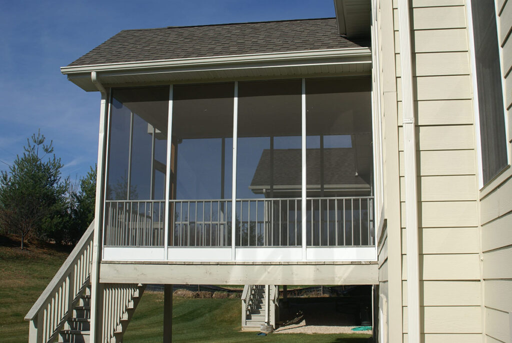 white screened in patio