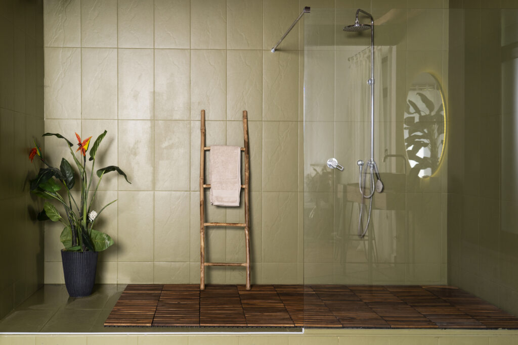 Frameless Shower